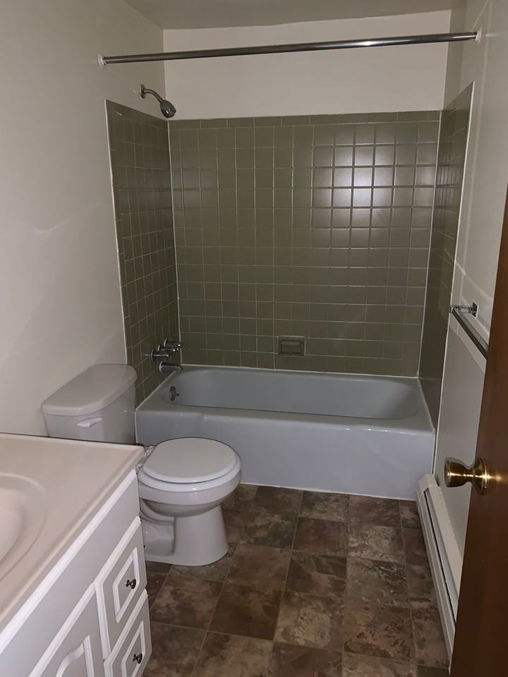 Tudor Heights Apartments - Photo 3 of 11