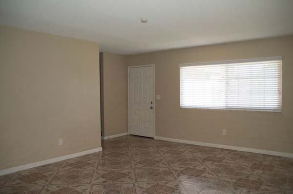 27144 Royce Ln - Photo 2 of 17