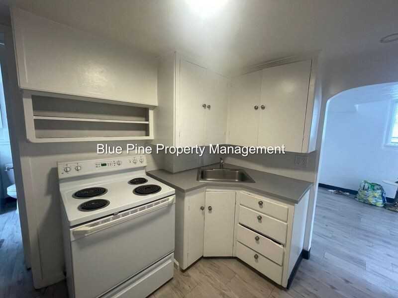 110 1/2 4th St - Photo 5 of 10