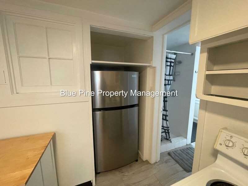 110 1/2 4th St - Photo 6 of 10