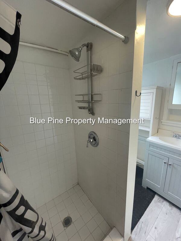 110 1/2 4th St - Photo 7 of 10