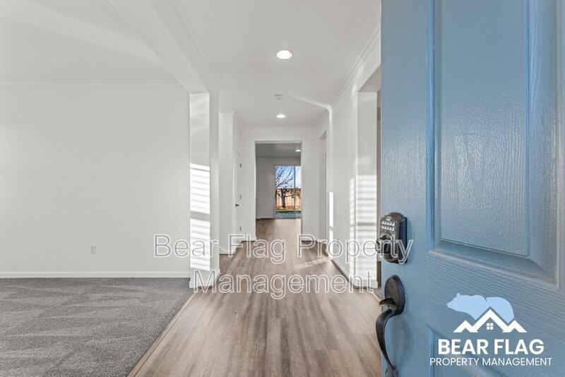 801 Auburn Woods Ct - Photo 4 of 39