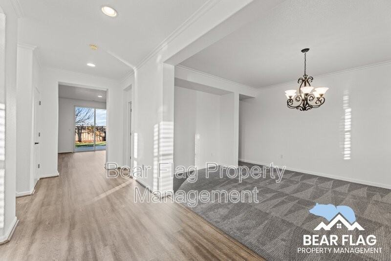 801 Auburn Woods Ct - Photo 7 of 39