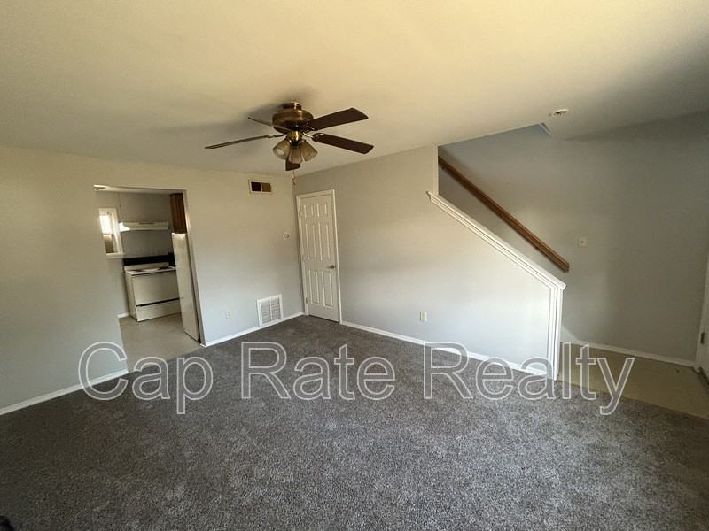 3137 Mcguffey Rd - Photo 2 of 12