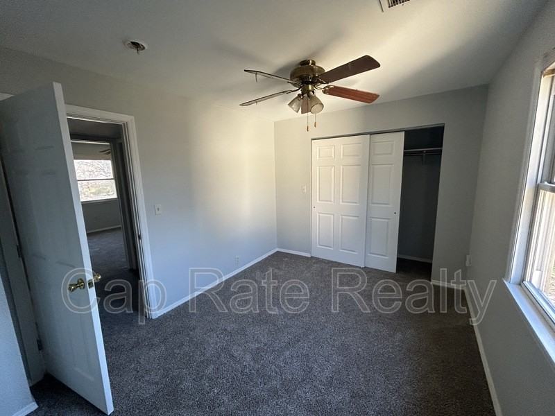 3137 Mcguffey Rd - Photo 5 of 12