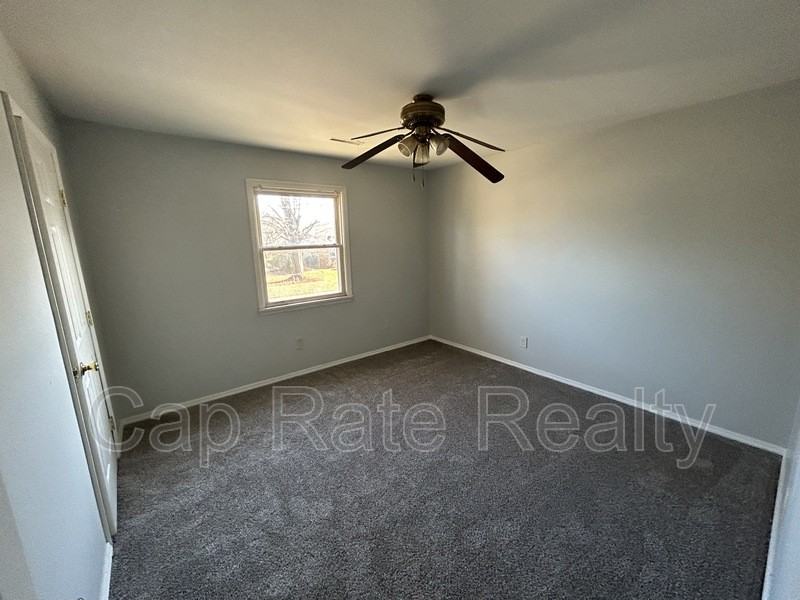 3137 Mcguffey Rd - Photo 7 of 12