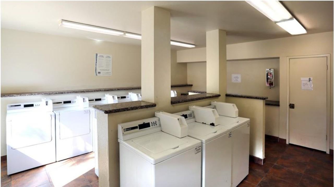 825 S River Dr - Photo 2 of 15