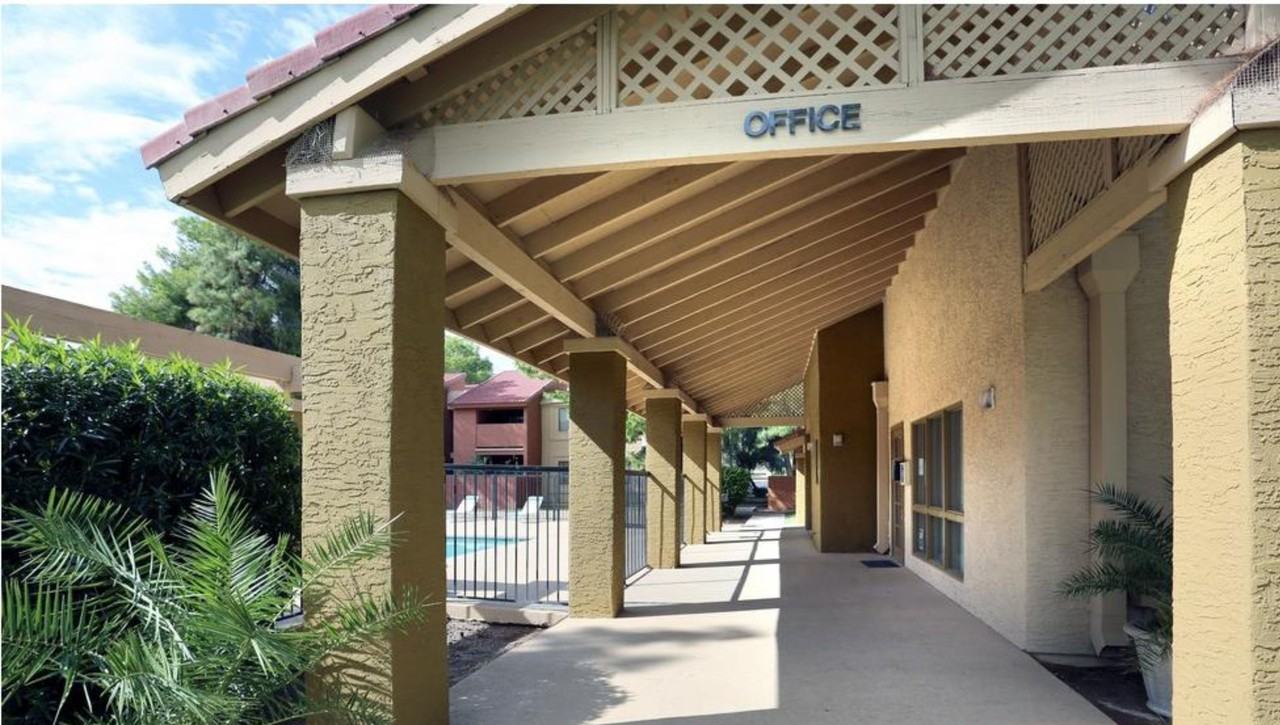 825 S River Dr - Photo 5 of 15