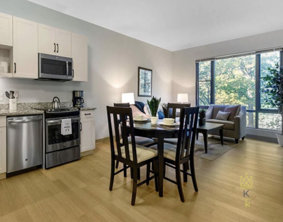 161 South Hungtinton Ave. #109 - Photo 4 of 34