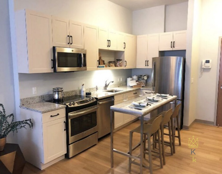 161 South Hungtinton Ave. #109 - Photo 5 of 34