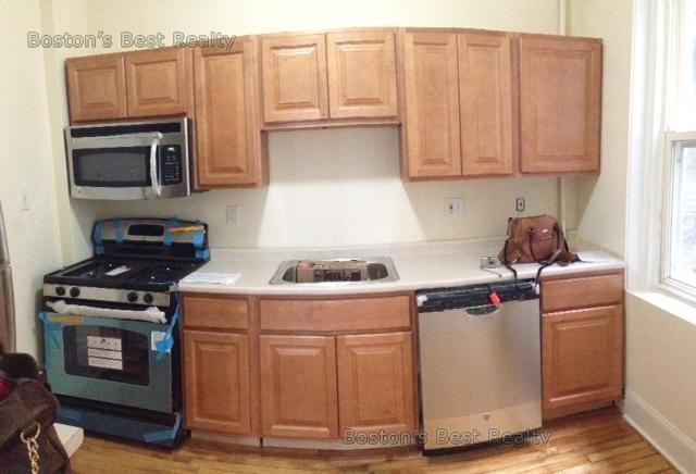 15 Lothian Rd #203 - Photo 2 of 5