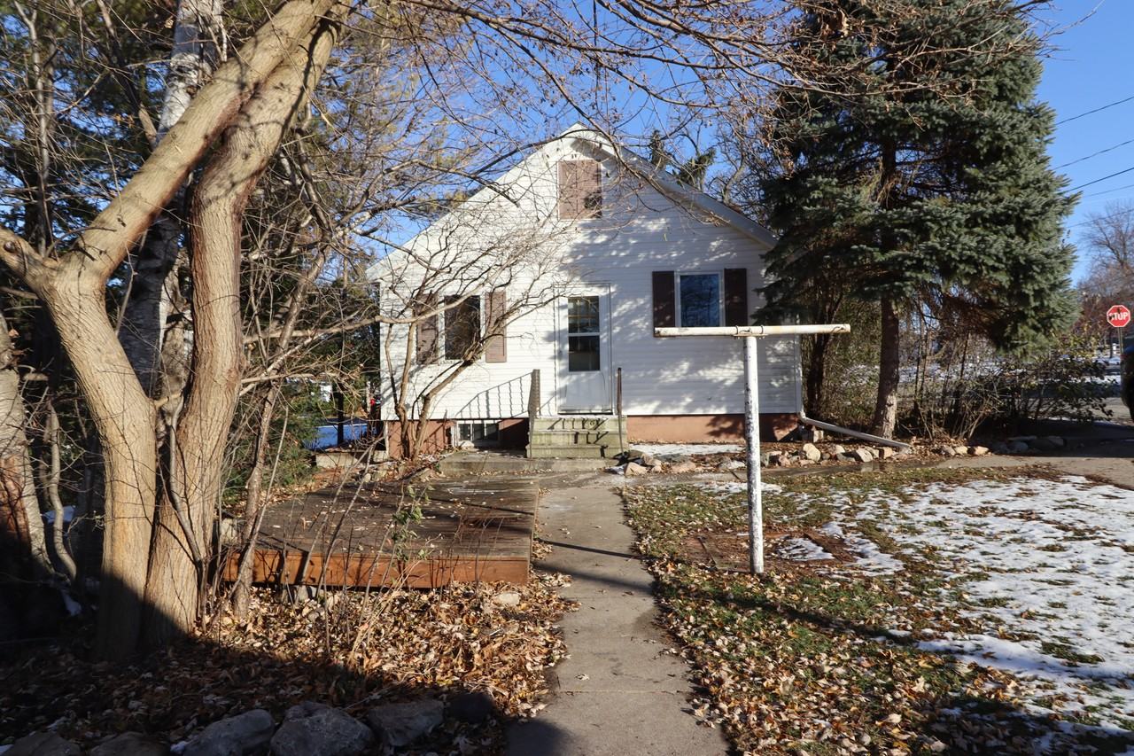 469 Madison Ave - Photo 2 of 12