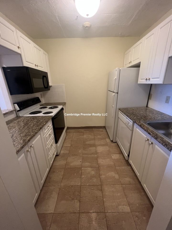 Highland Ave. & West #306 - Photo 4 of 27