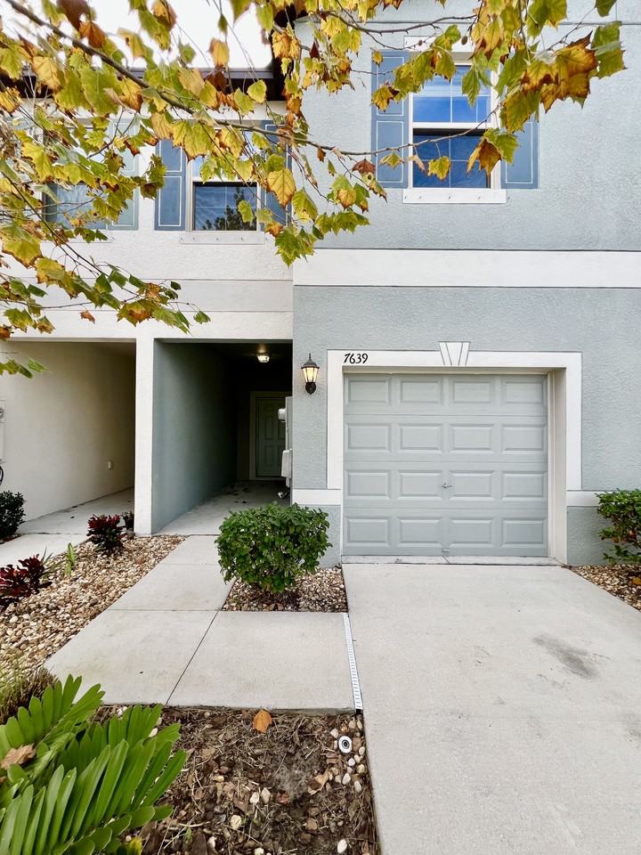 7639 Ginger Lily Ct - Photo 2 of 35