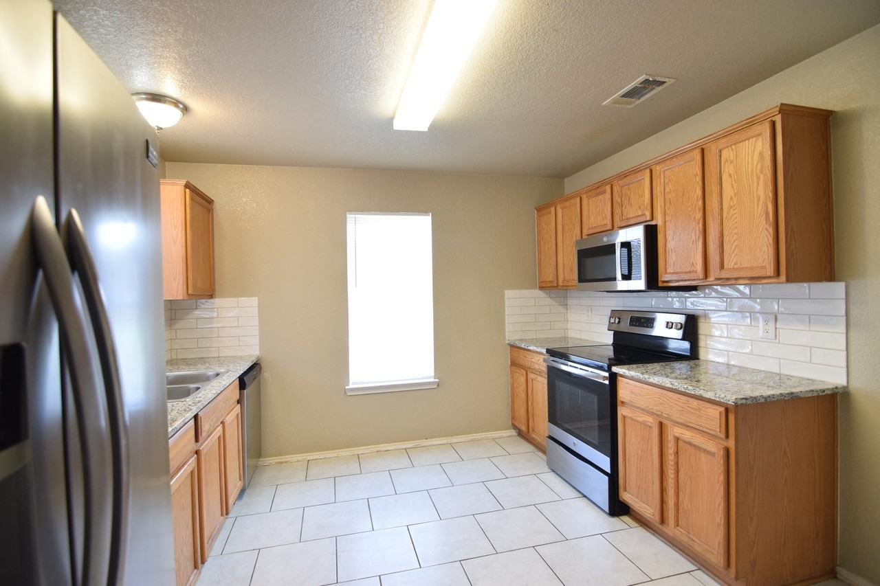 202 Sims Ridge Dr - Photo 4 of 16