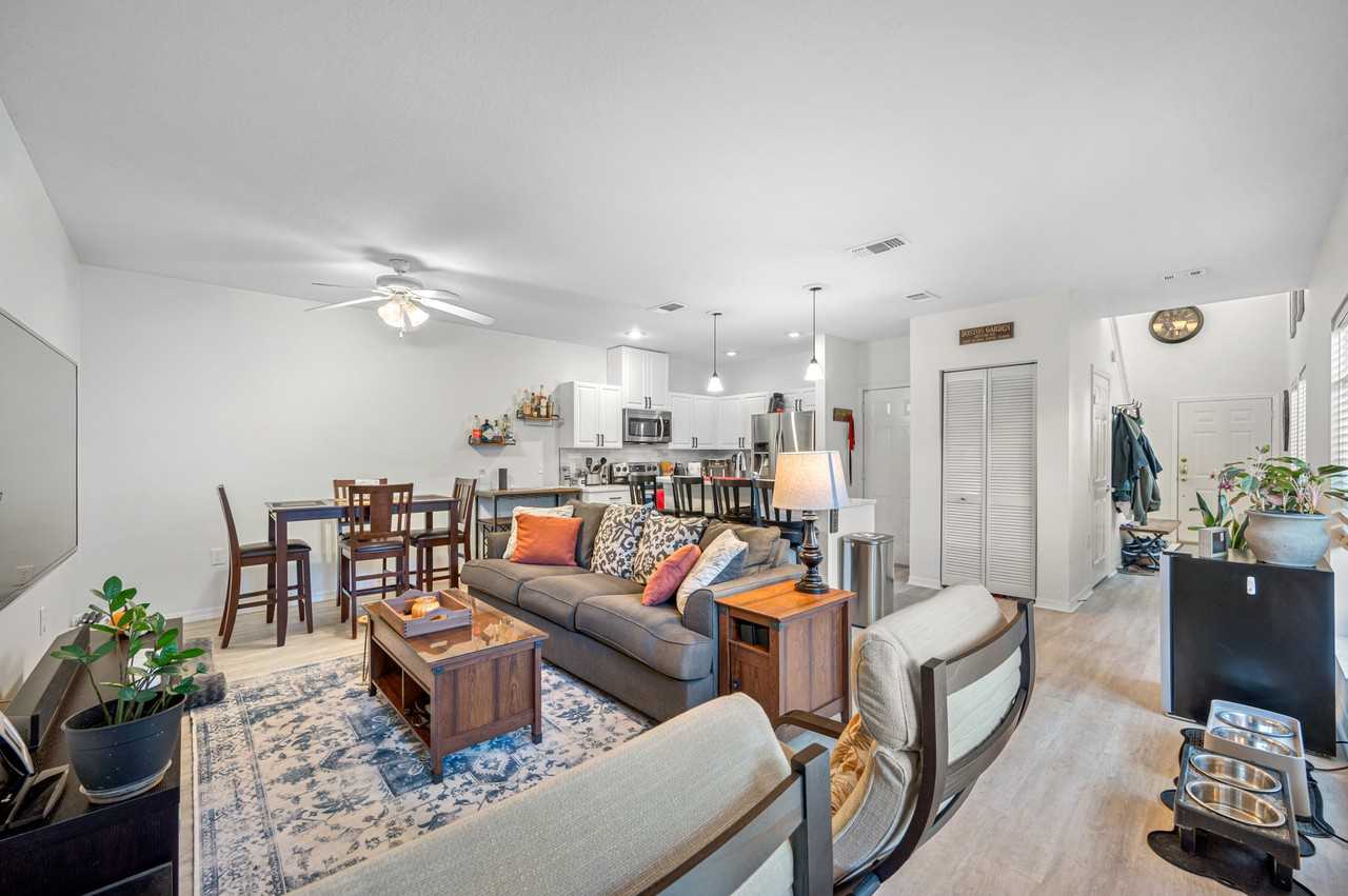 400 S Willow Ave #A - Photo 7 of 29