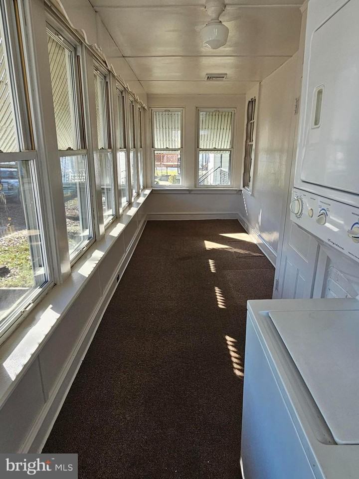 138 W Main St - Photo 2 of 8