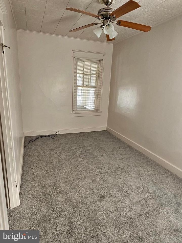 138 W Main St - Photo 3 of 8