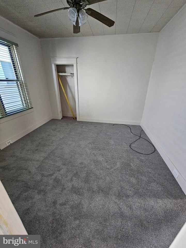 138 W Main St - Photo 5 of 8