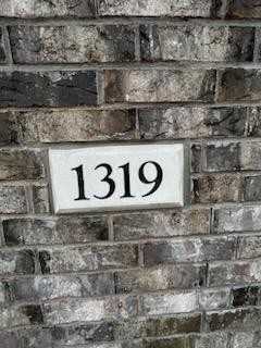 1319 Greens Dr - Photo 3 of 12