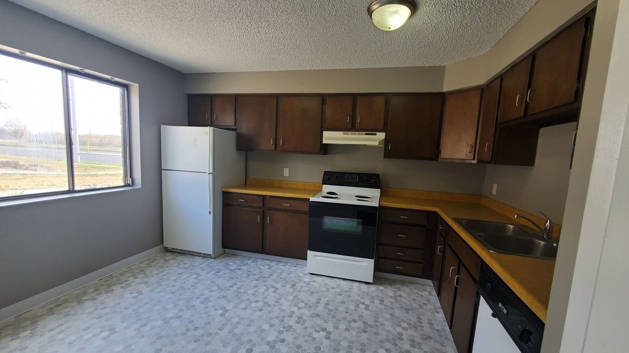 3624 Huntington Ave - Photo 3 of 6