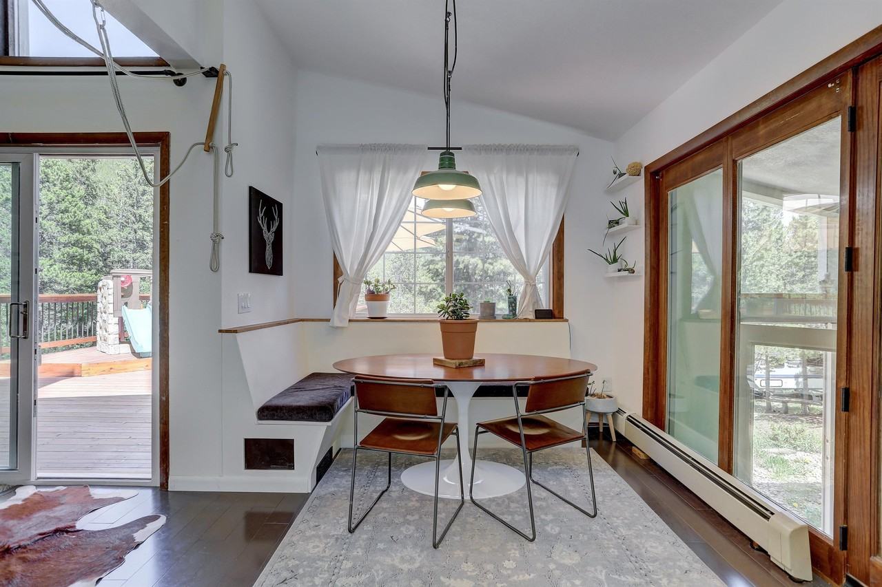 134 Elk Way - Photo 3 of 15