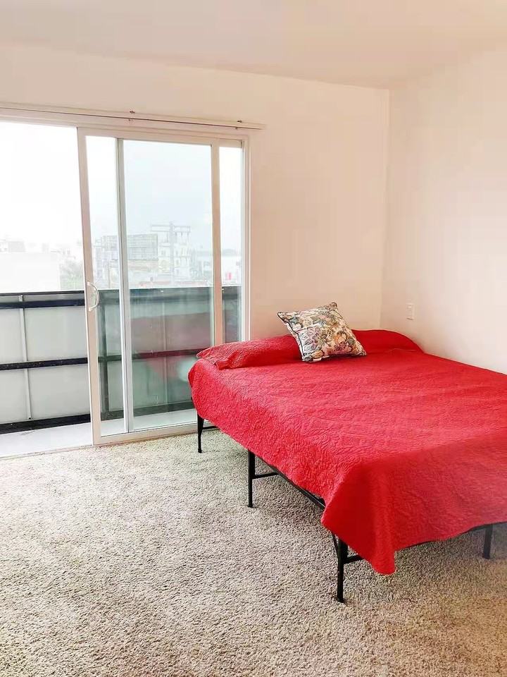 1539 Beloit Ave Ph T - Photo 4 of 29