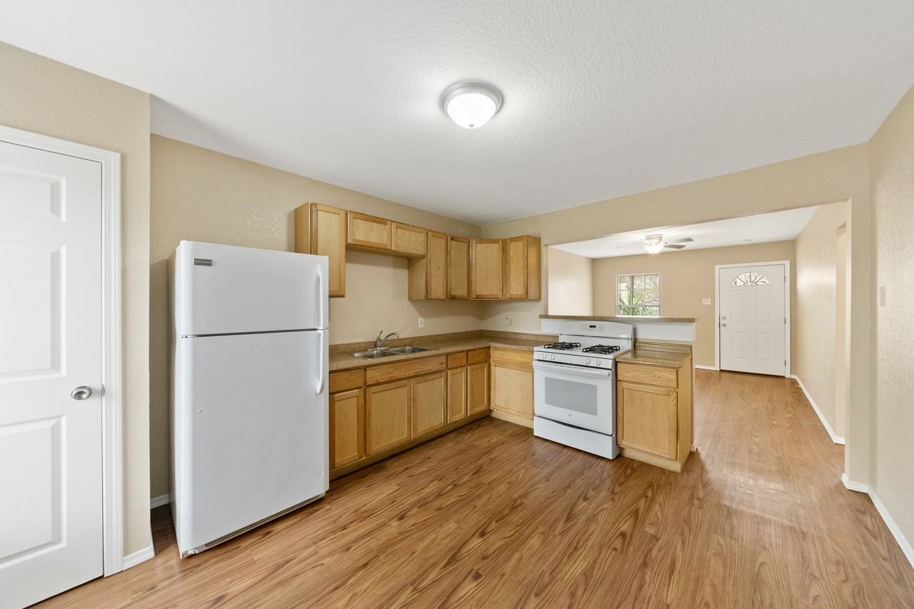 522 San Angelo - Photo 2 of 21