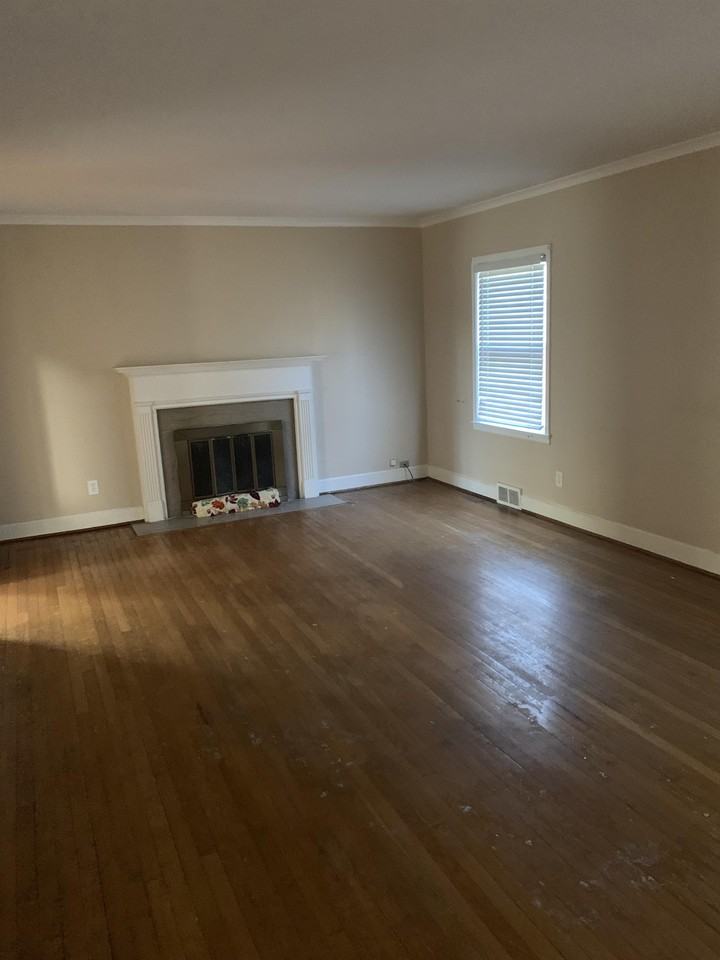 1494 Meadowthorpe Ave - Photo 2 of 10