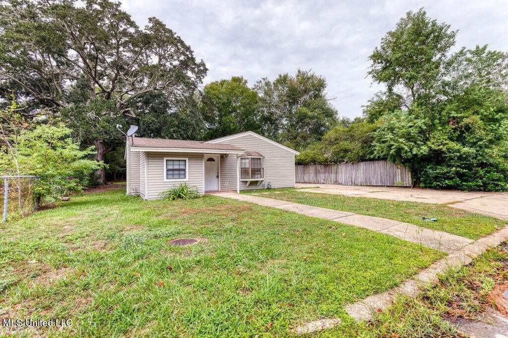 1229 Oliver St - Photo 2 of 15
