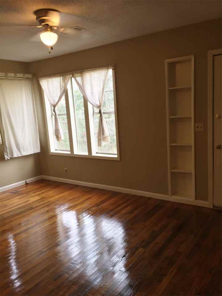 105 Liberty St - Photo 2 of 11