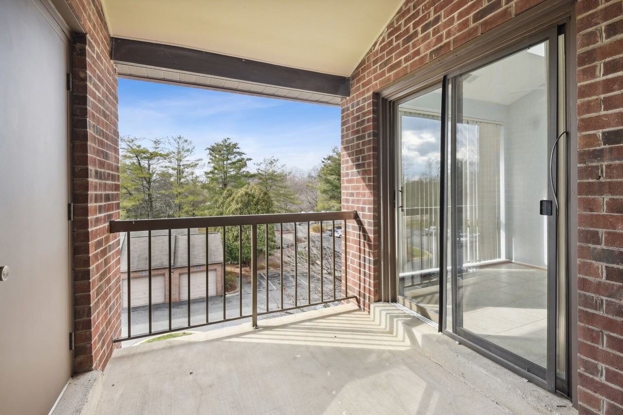 201 Needwood Rd #201 - Photo 3 of 23