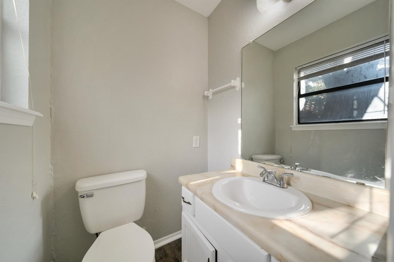 511 W 148th Pl S - Photo 3 of 10