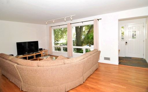 1500 Northcrest Dr - Photo 3 of 46