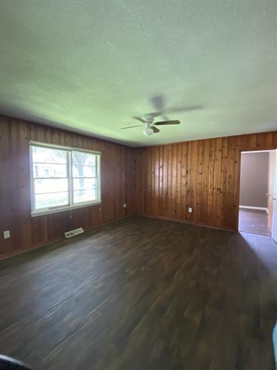 85 Park St - Photo 2 of 10