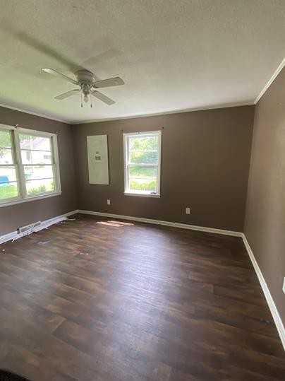 85 Park St - Photo 3 of 10