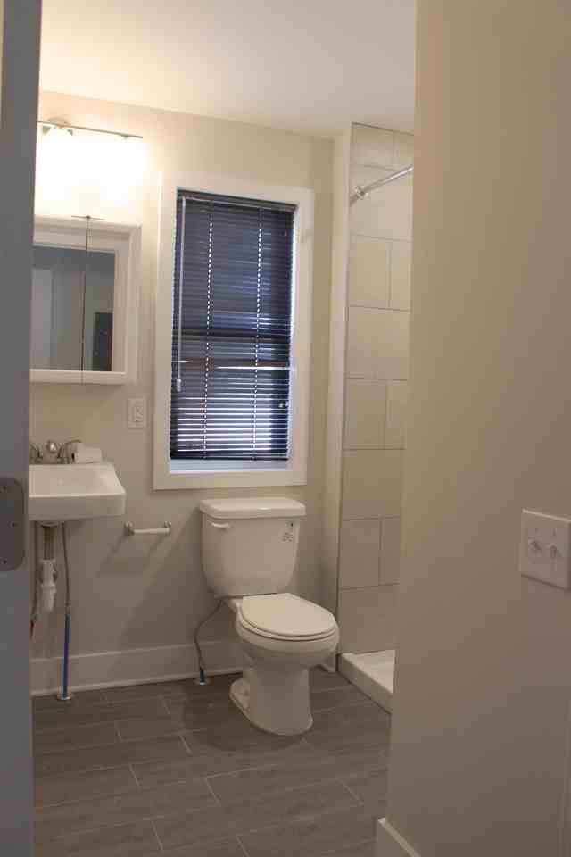 237 Perry St #C - Photo 3 of 4