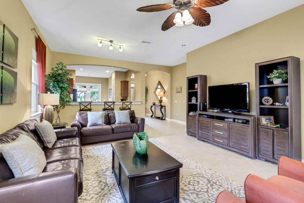 9118 Limestone Ln - Photo 7 of 50