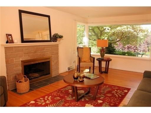 7032 42nd Ave NE - Photo 3 of 14