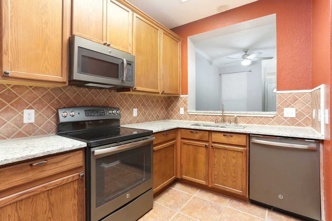 2557 Grayson Cir #1 - Photo 3 of 10