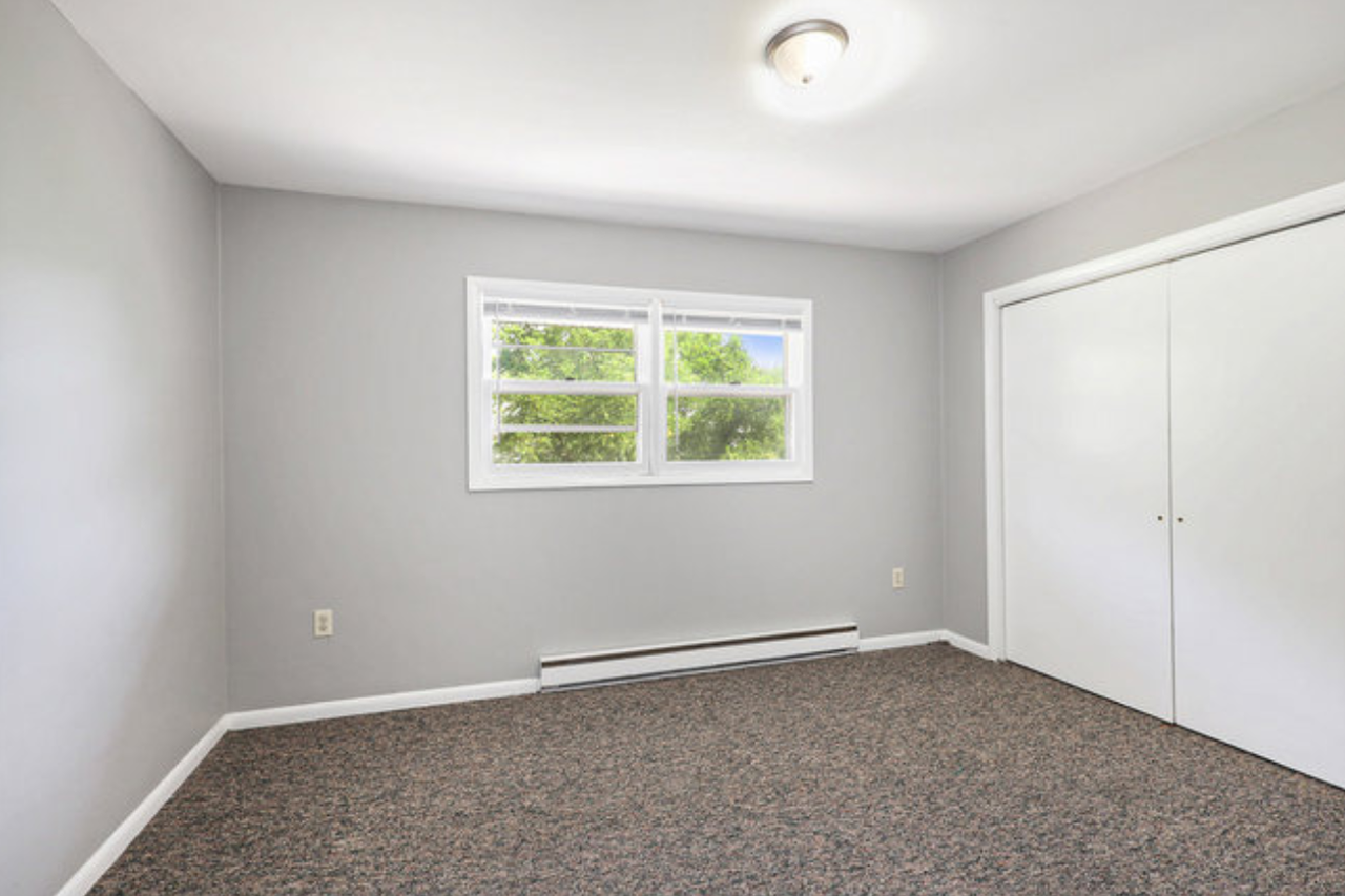 812 S Lafayette St #4 - Photo 2 of 8