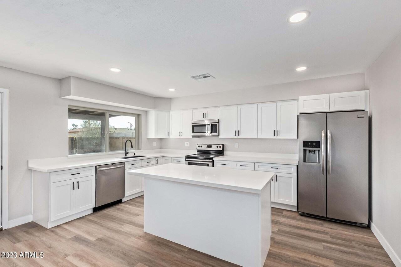 5909 W Elm St #1 - Photo 4 of 19