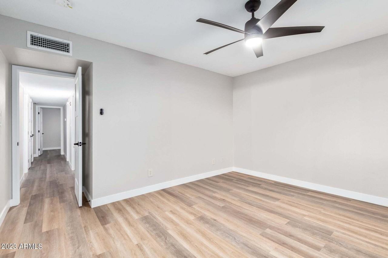 5909 W Elm St #1 - Photo 3 of 19