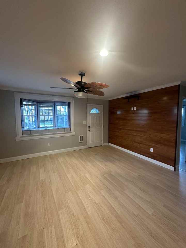 2372 Paris Ave - Photo 3 of 20