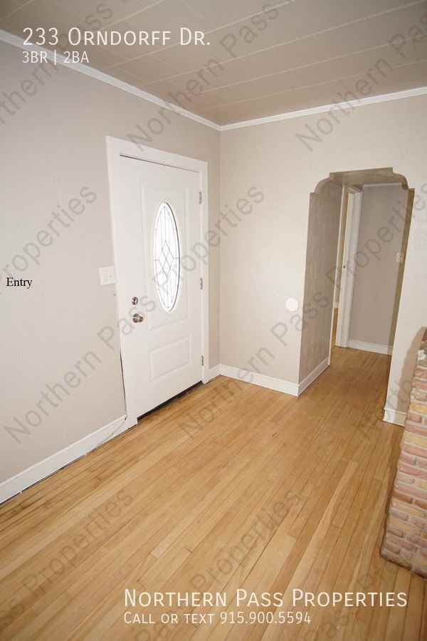 233 Orndorff Dr - Photo 3 of 26