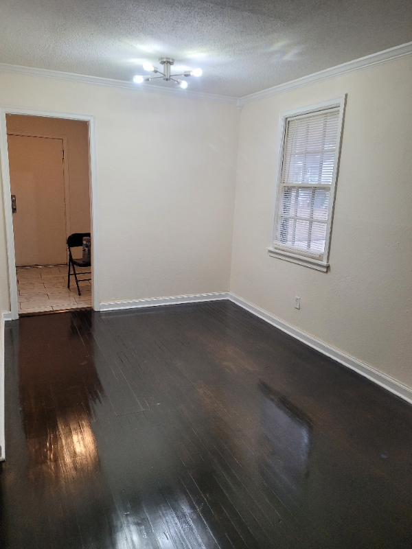 453 Fernwood Ave - Photo 2 of 9