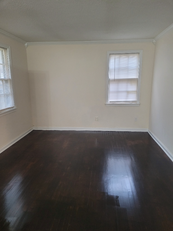 453 Fernwood Ave - Photo 3 of 9