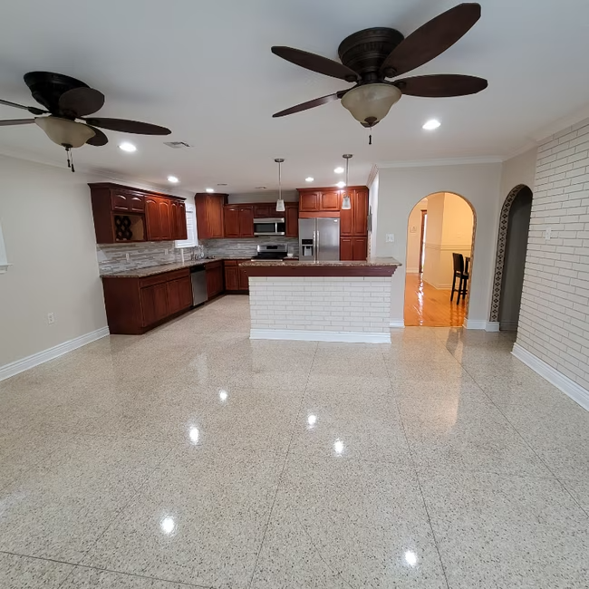 4601 Saint Bernard Ave - Photo 3 of 18
