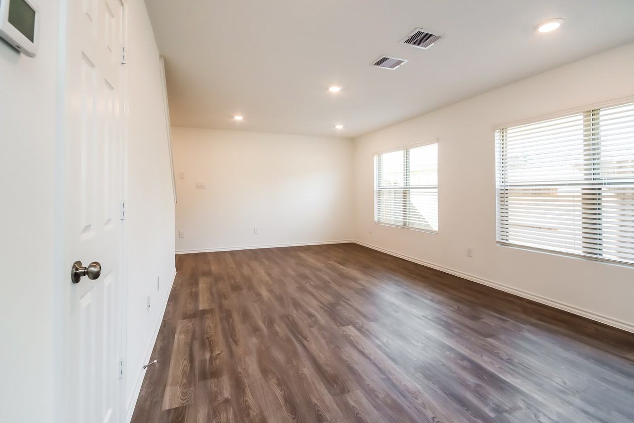 32722 Orchard Haze Dr - Photo 5 of 16