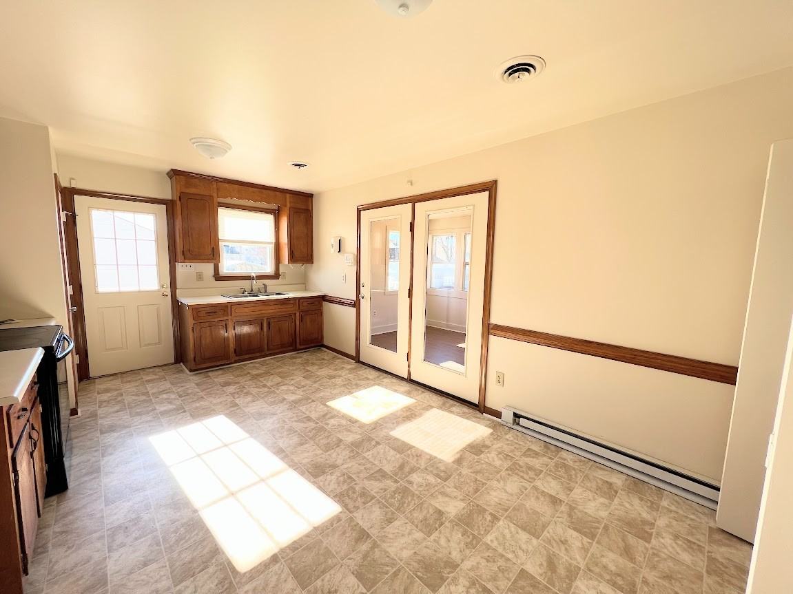 422 Pin Oak Drive - Photo 3 of 10